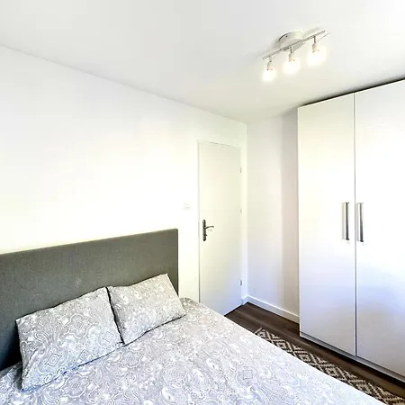 Apartmán 4-pokojowe Mieszkanie Przy Plazy & Parking