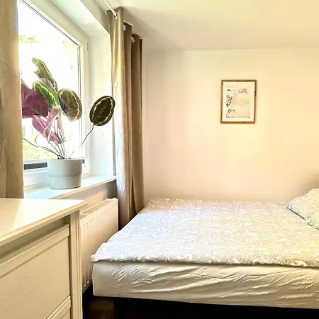 4-pokojowe Mieszkanie Przy Plazy & Parking Apartmán *