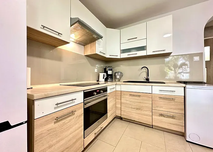 4-pokojowe Mieszkanie Przy Plazy & Parking *